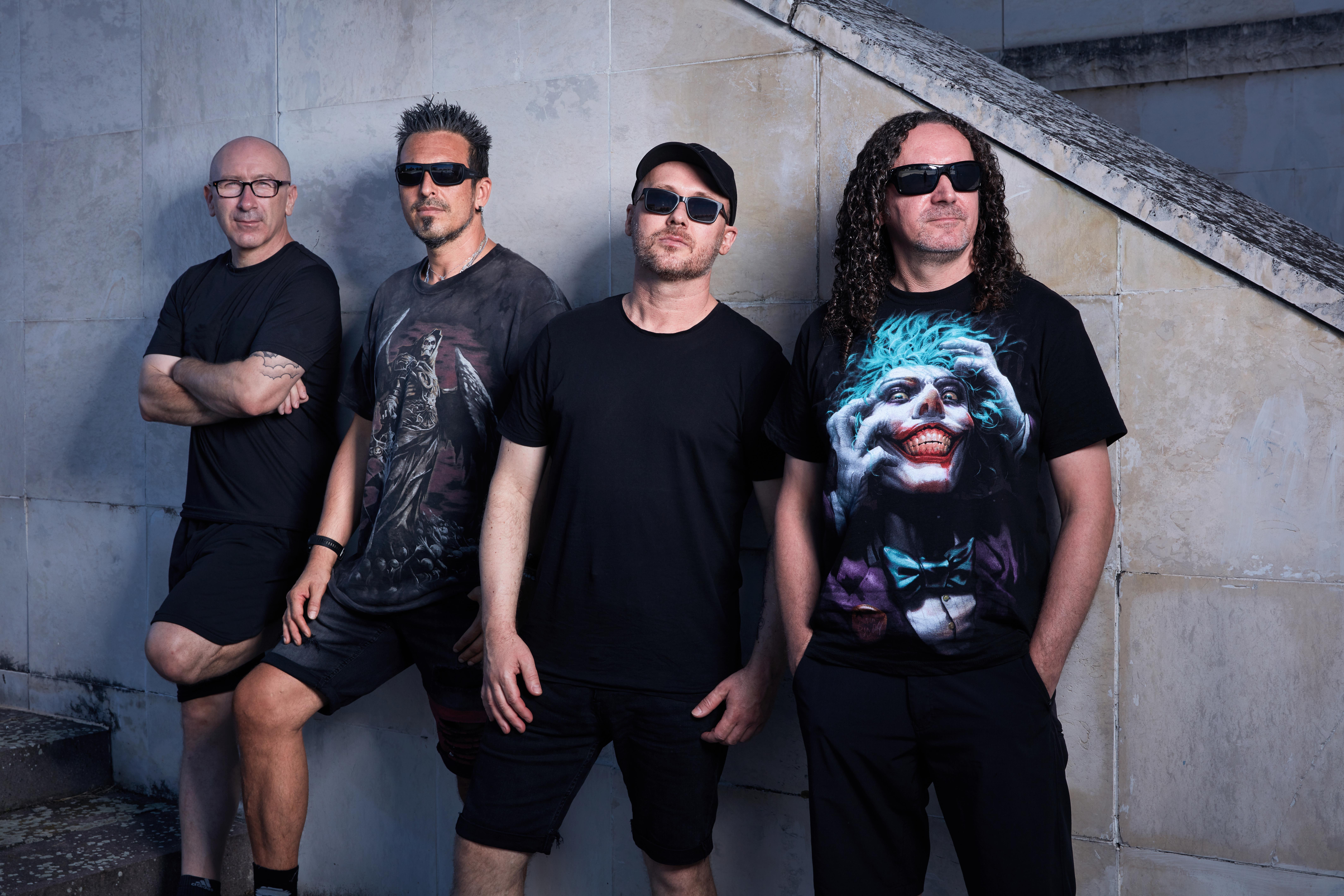 HORKÝŽE SLÍŽE + THE DEFENDERS